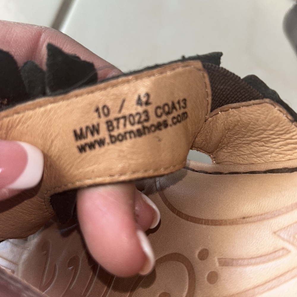BORN LEATHER SANDALS🤎Slip On Thong Flip-Flop Style🌻Bronze Brown Size 10 - Picture 11 of 14